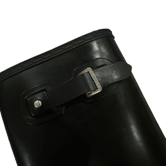 Hunter Women's Original Matte Tour Buckle Strap Rain Boots - Picture 6 of 11